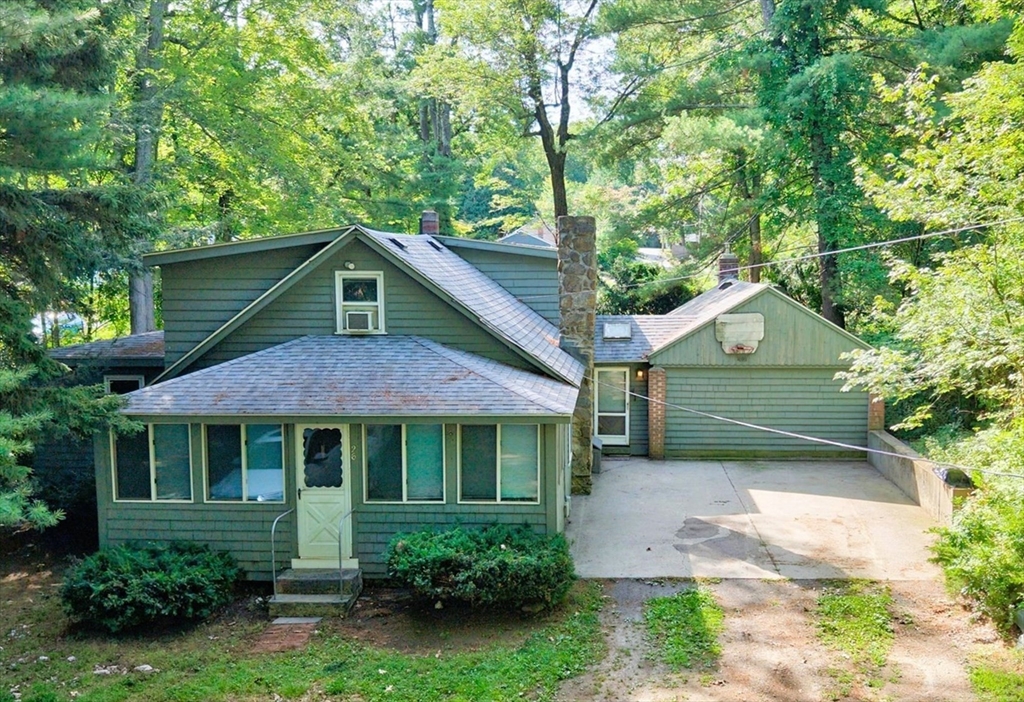 26 Tucker St Property Photo 1