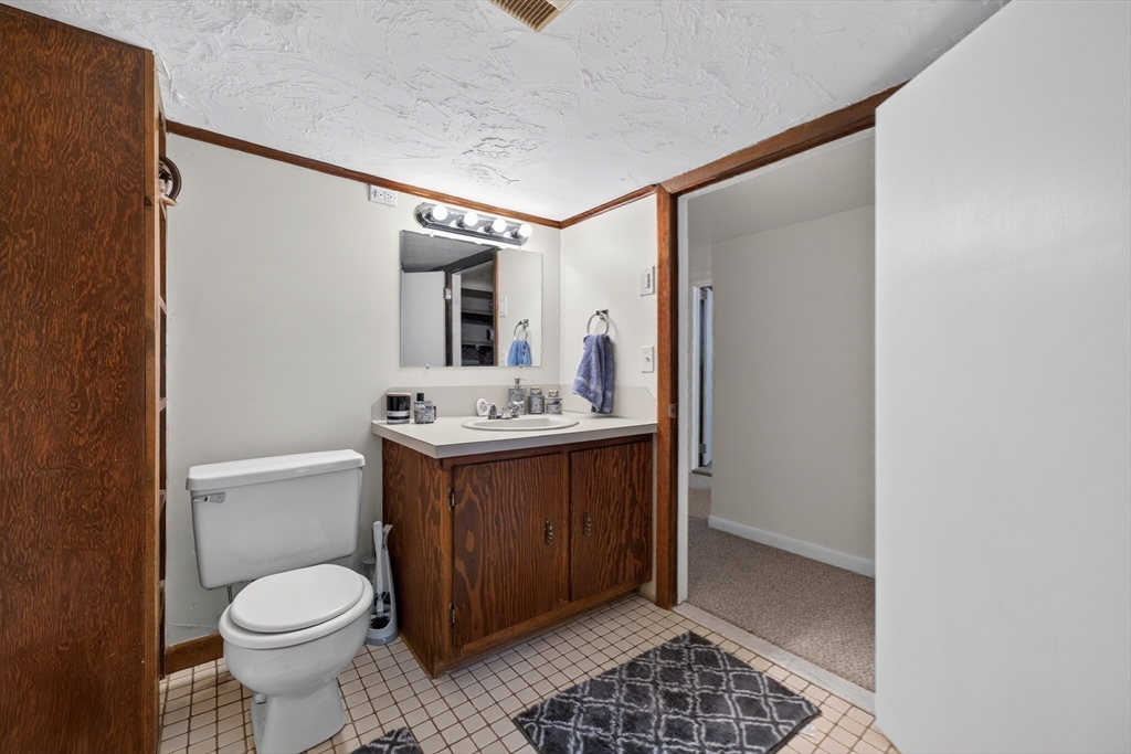 26 Tucker St Property Photo 35