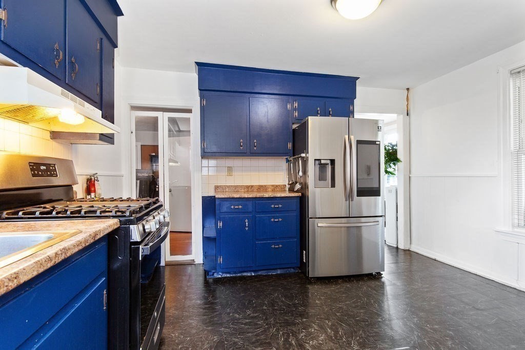 616 Centre Property Photo 3