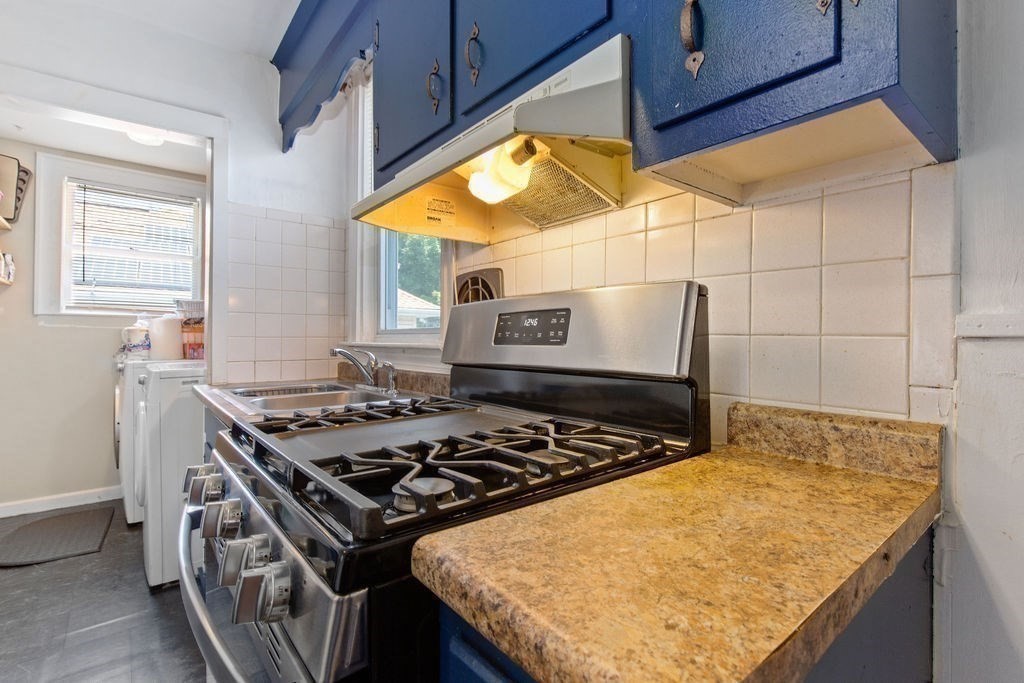 616 Centre Property Photo 4