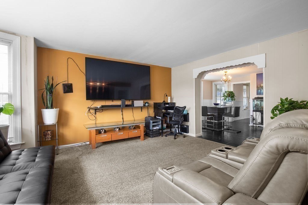 616 Centre Property Photo 10
