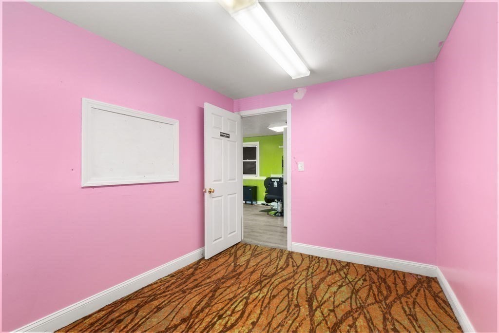 616 Centre Property Photo 32