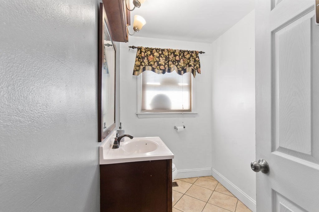 616 Centre Property Photo 33