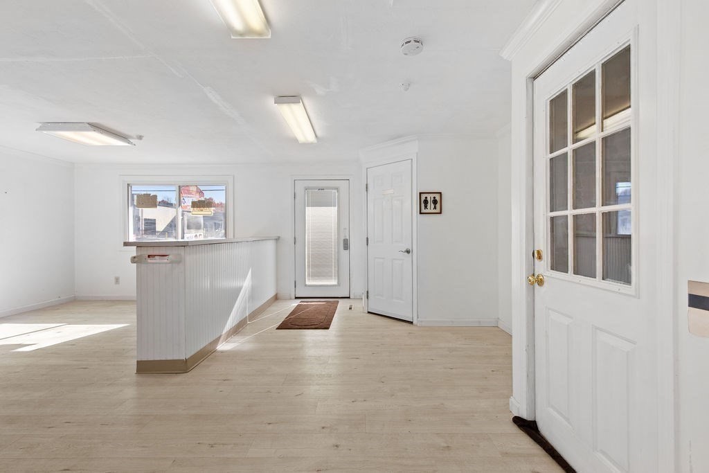 616 Centre Property Photo 34