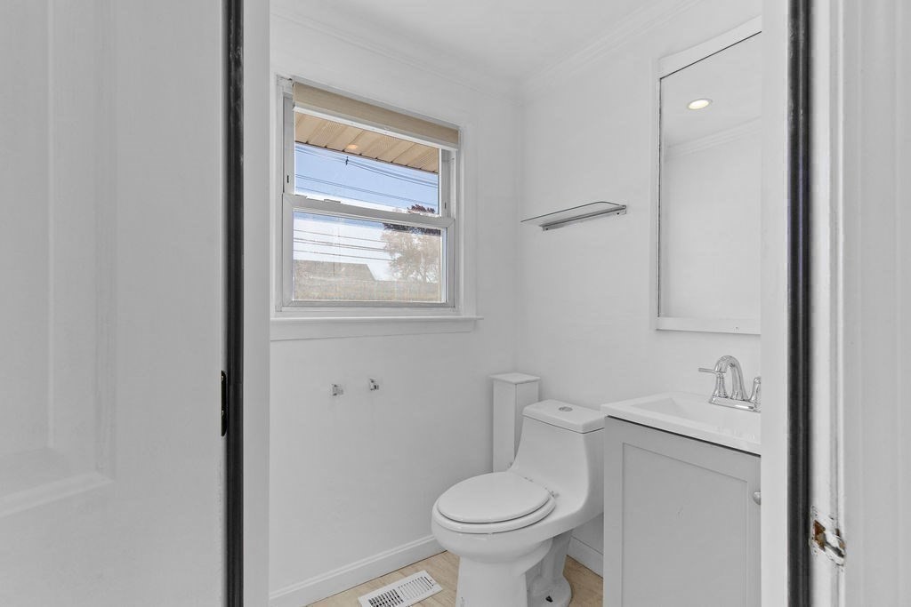 616 Centre Property Photo 38