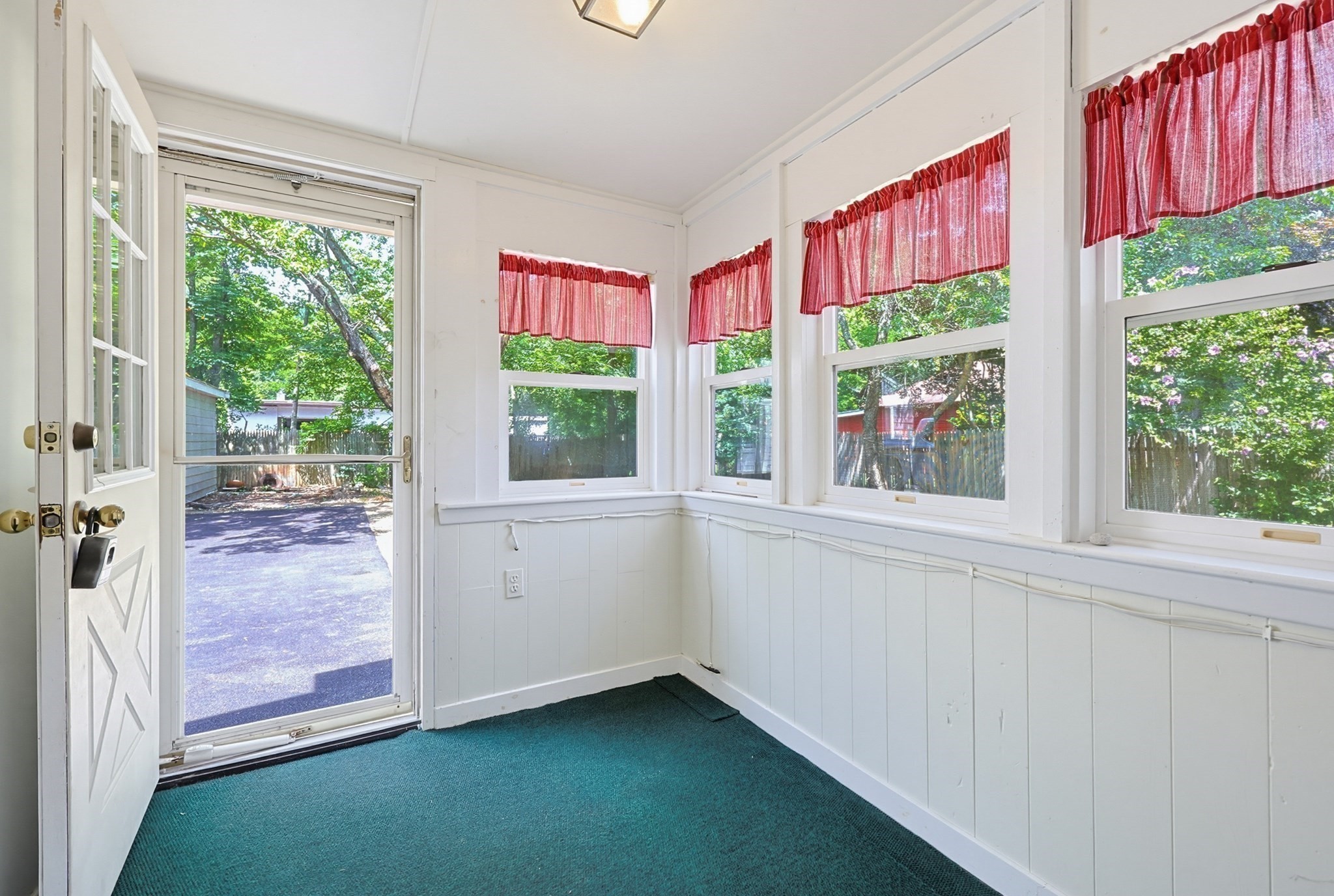 640 Pulaski Blvd Property Photo 37
