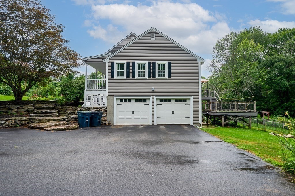 85 Millbury Rd Property Photo 5