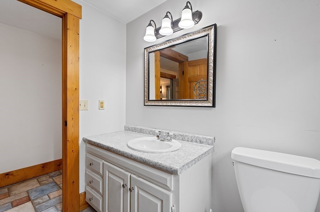 85 Millbury Rd Property Photo 11