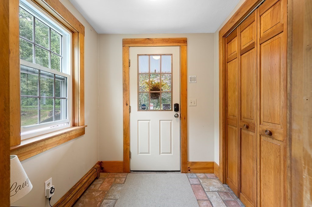 85 Millbury Rd Property Photo 12