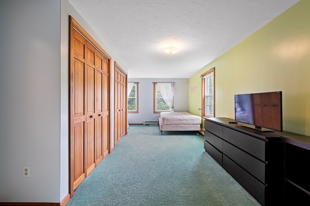85 Millbury Rd Property Photo 23