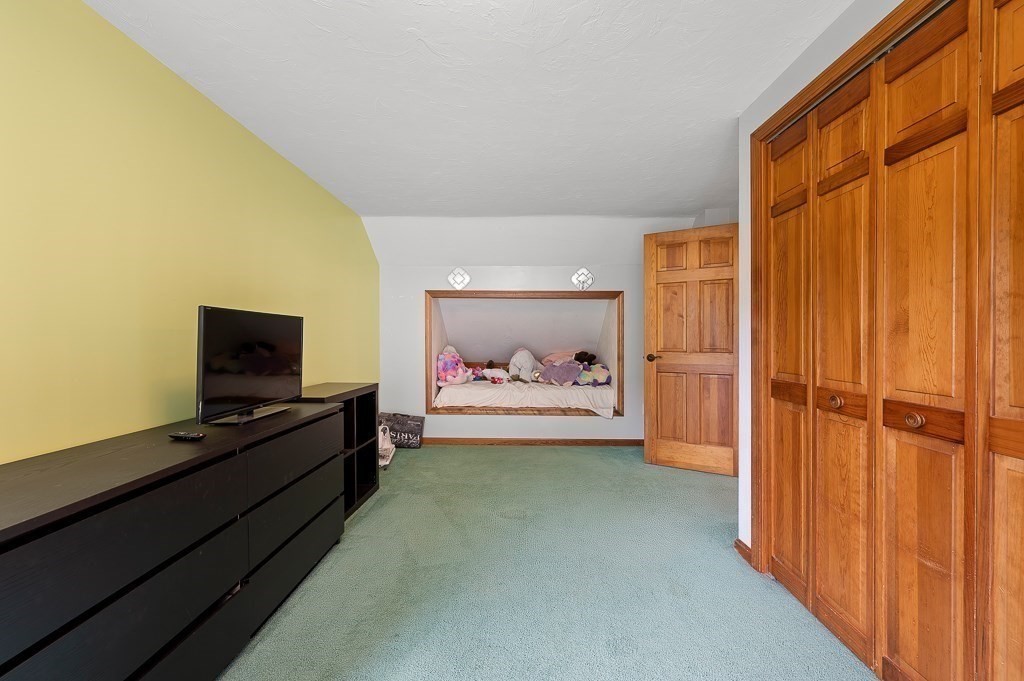 85 Millbury Rd Property Photo 24