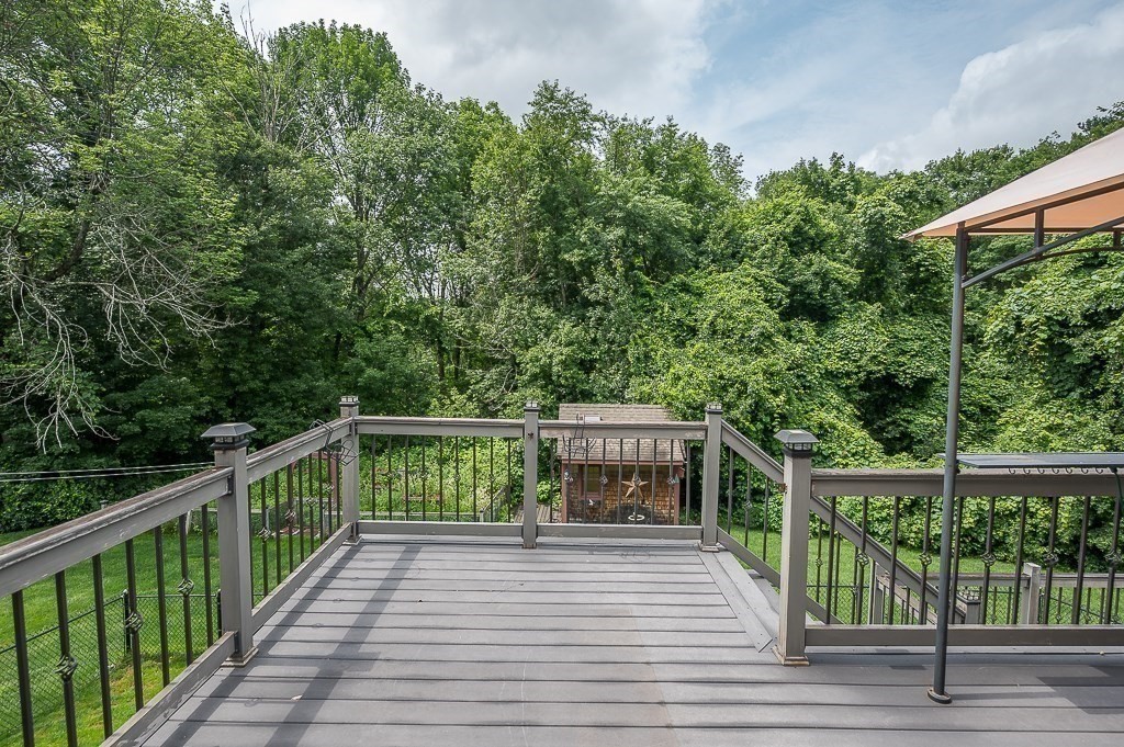 85 Millbury Rd Property Photo 36