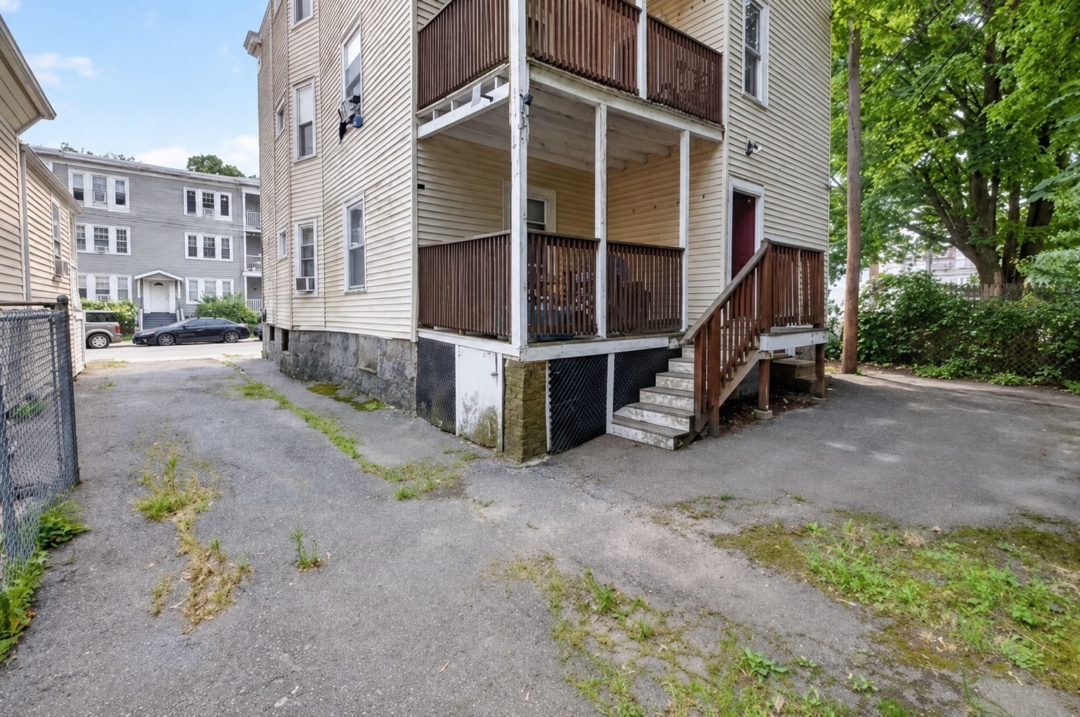 109 Capen St Property Photo 3