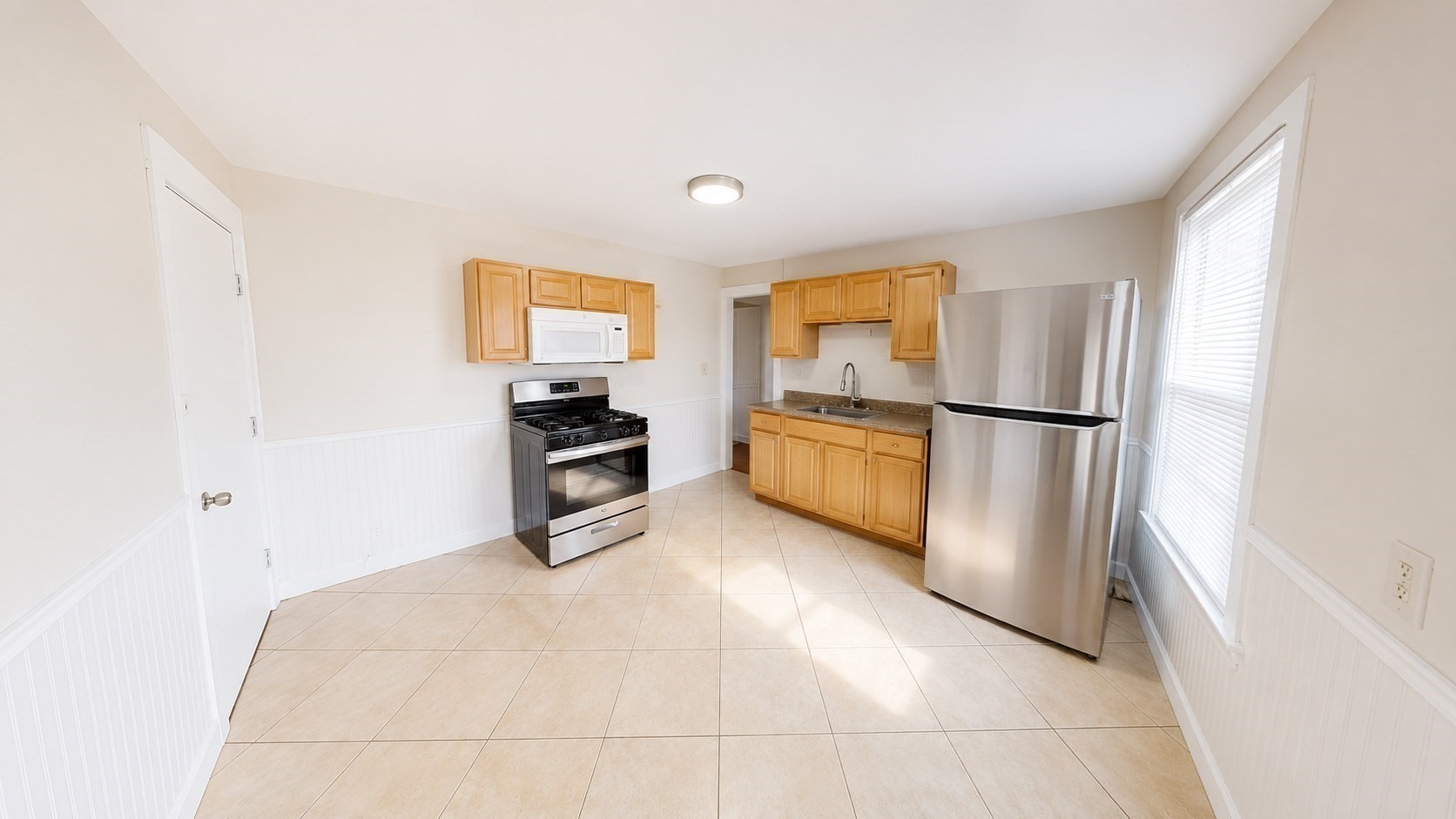 109 Capen St Property Photo 6