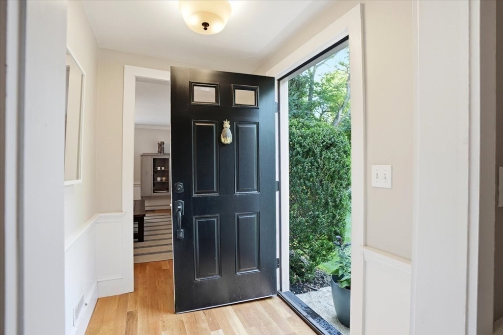 767 Grove St Property Photo 11