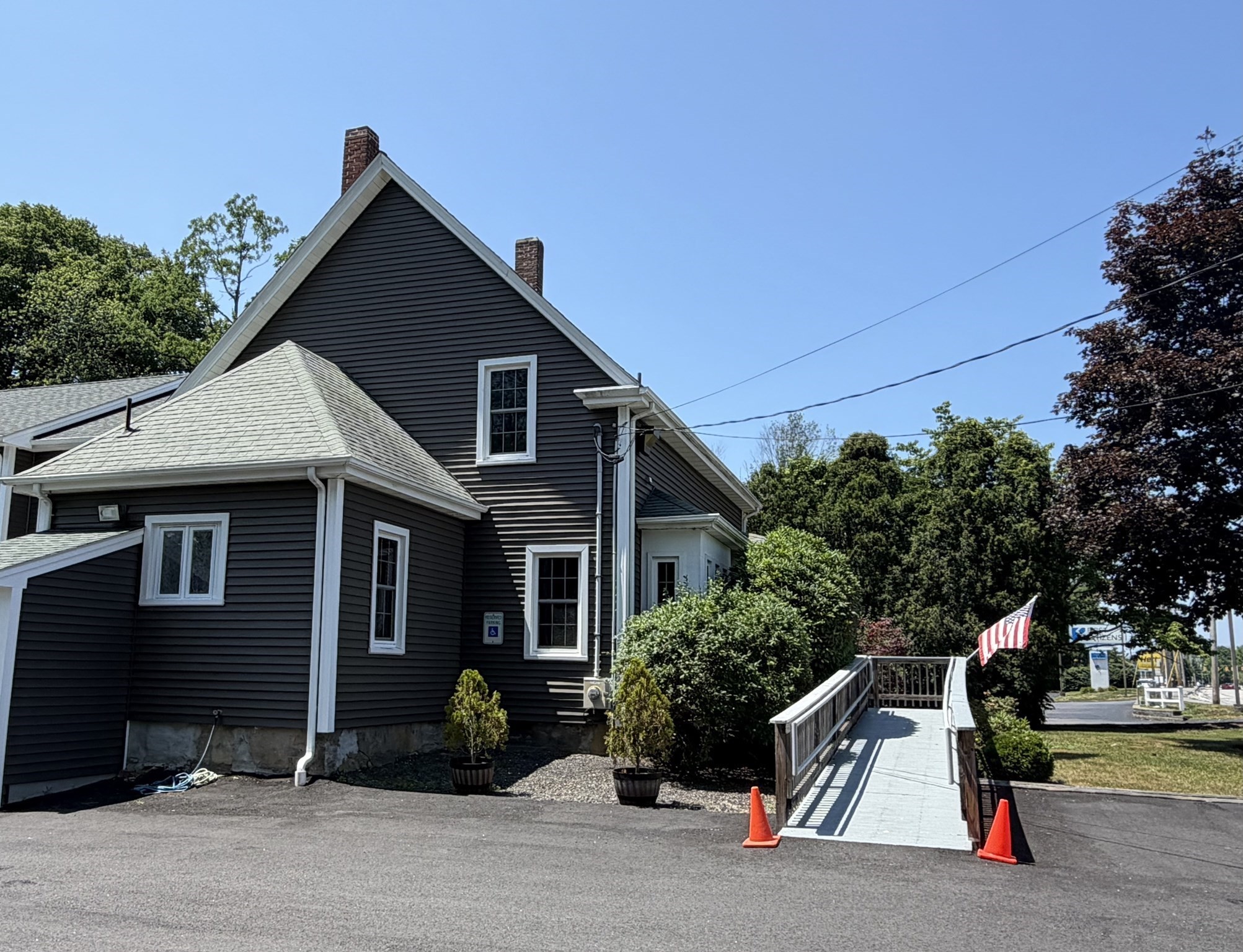 661 South St W Property Photo 2