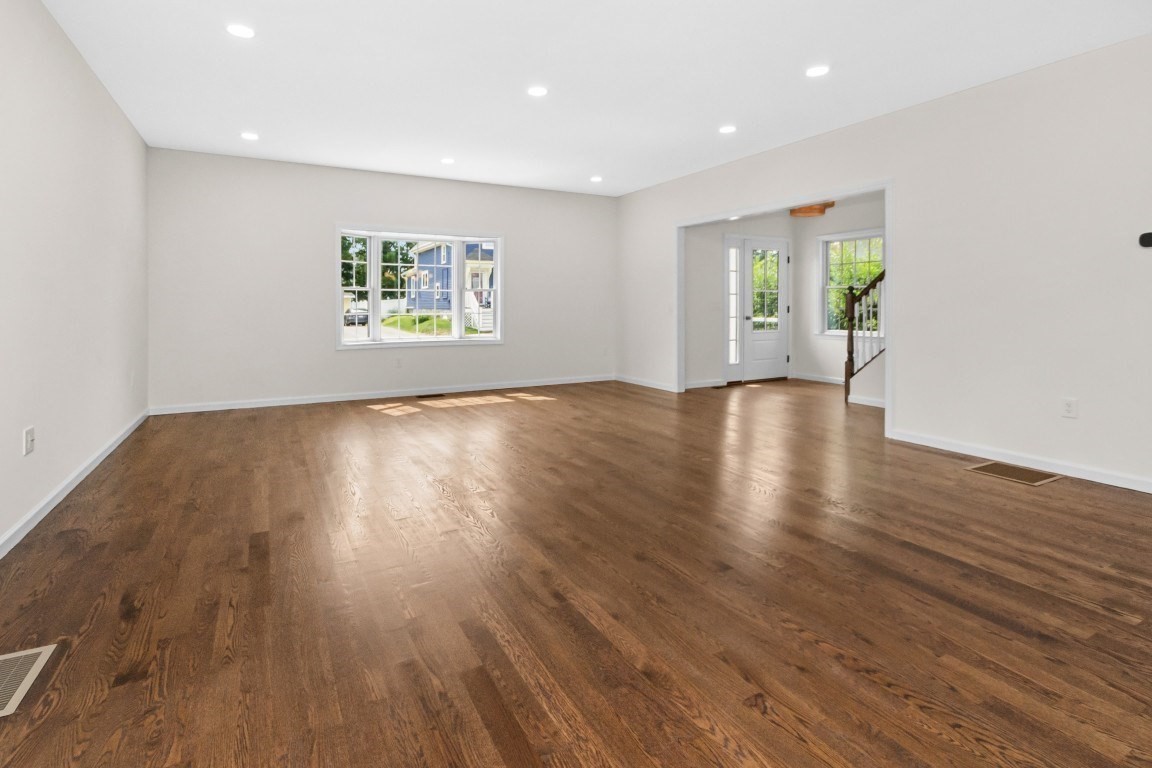 11 Kernwood Ave Property Photo 8