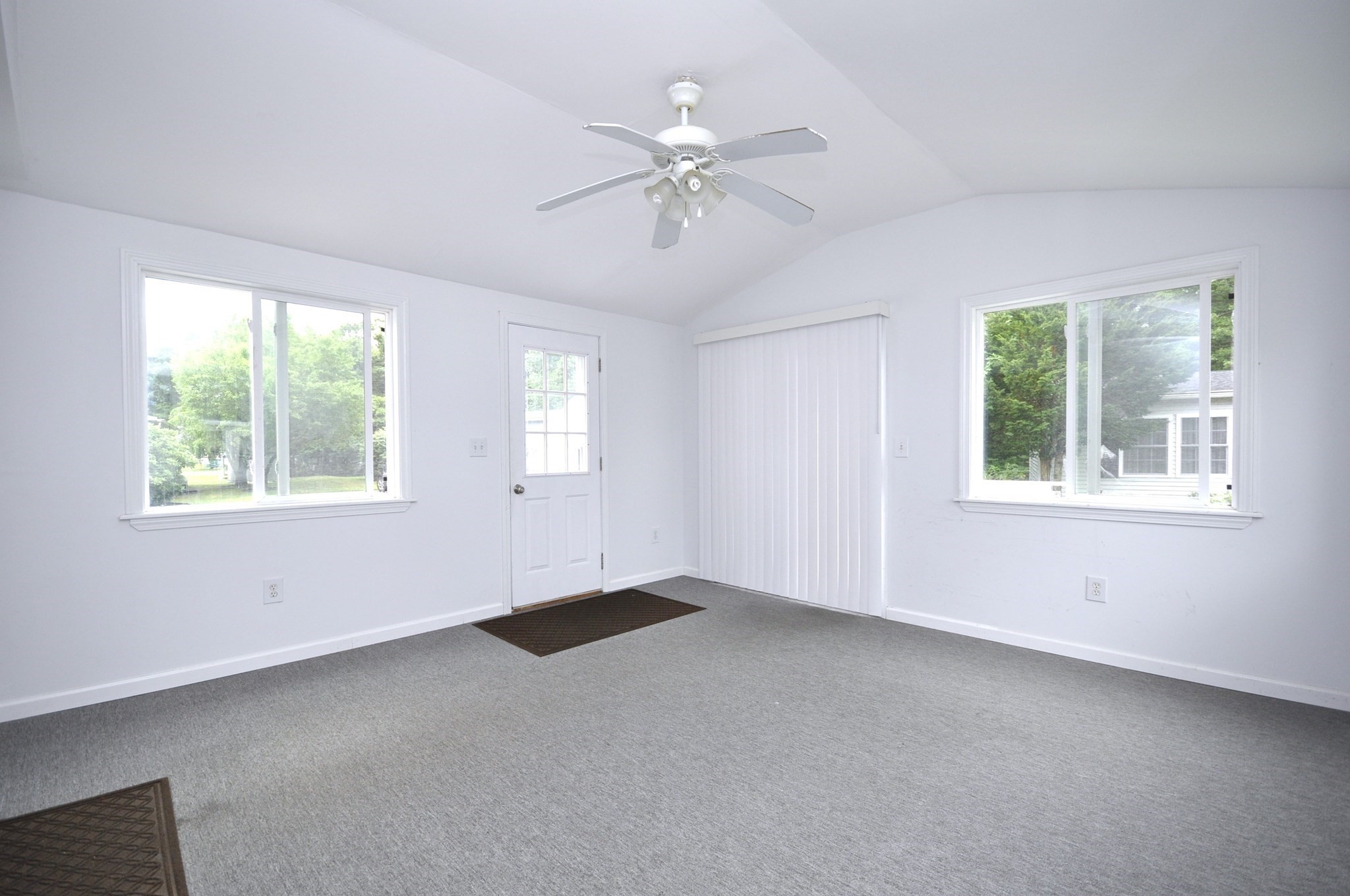 24 Leisurewoods Dr Property Photo 6