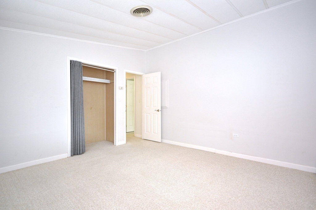 24 Leisurewoods Dr Property Photo 12