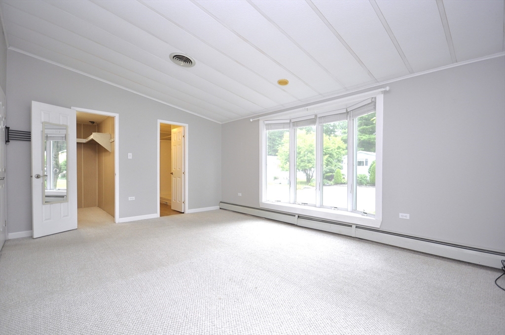 24 Leisurewoods Dr Property Photo 14