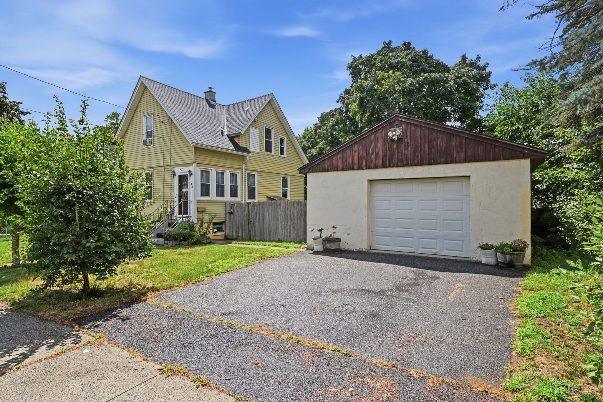 43 Hampden St Property Photo 3