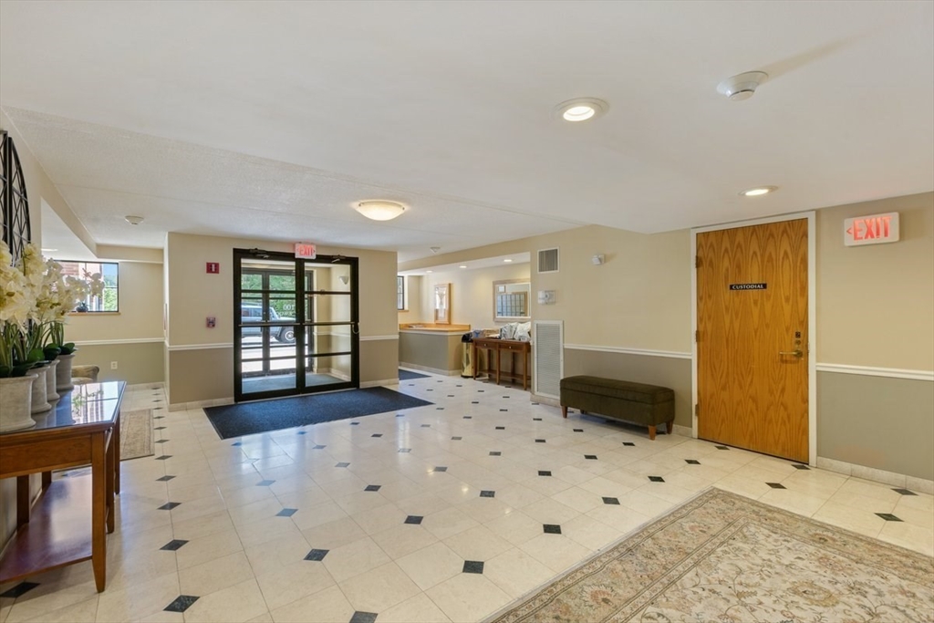 100 Ledgewood Dr # 410 Property Photo 5