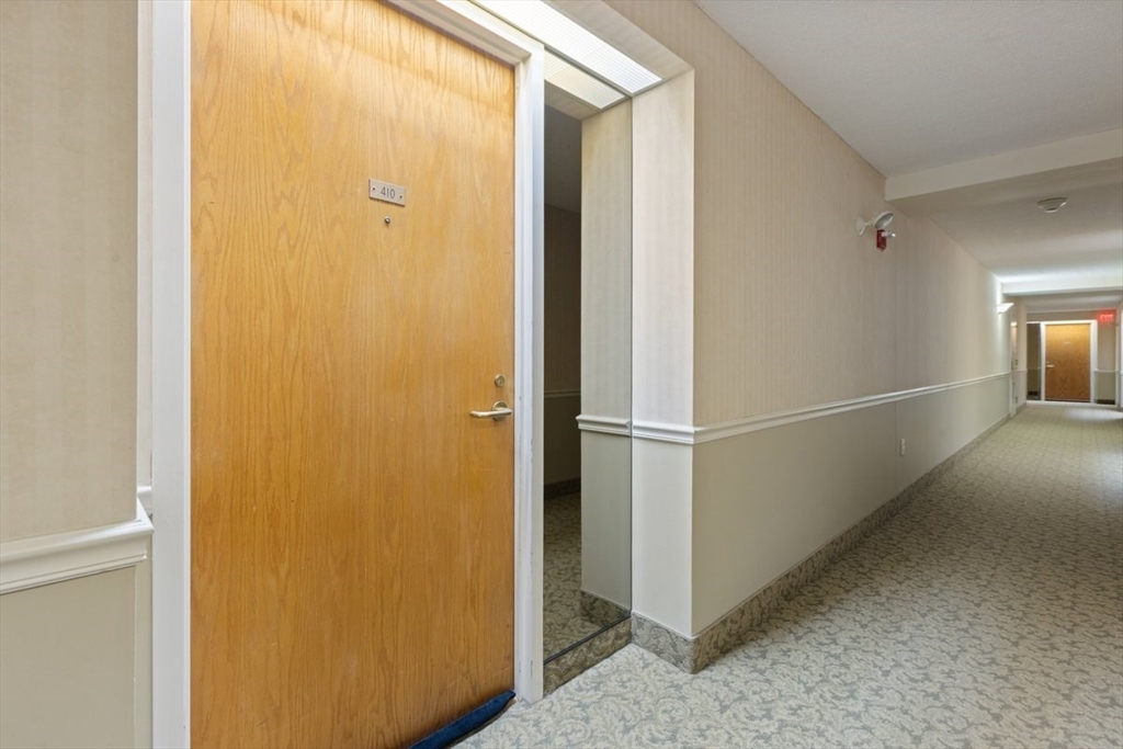 100 Ledgewood Dr # 410 Property Photo 6