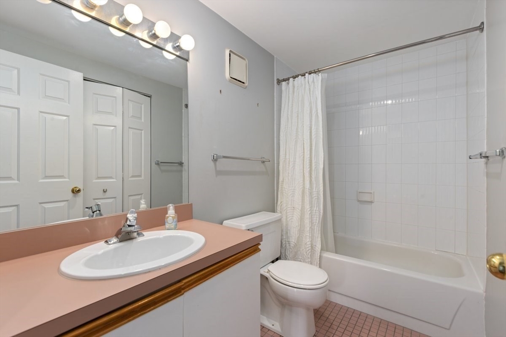 100 Ledgewood Dr # 410 Property Photo 21