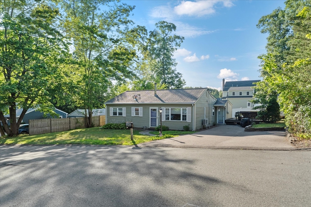 18 Evergreen Rd Property Photo 3
