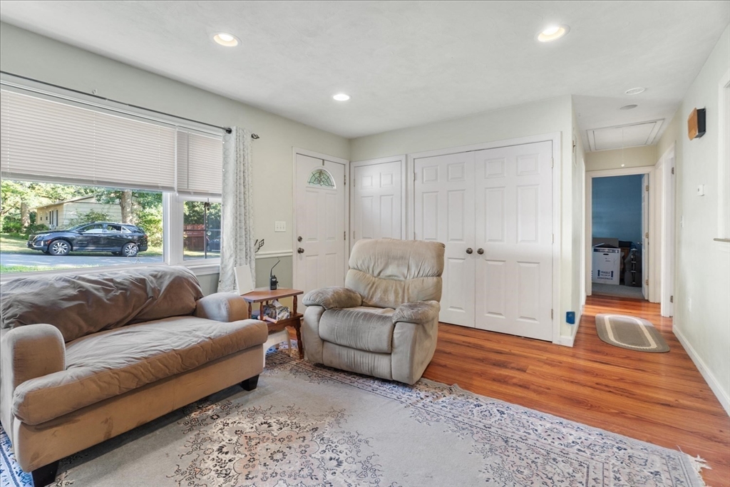 18 Evergreen Rd Property Photo 6