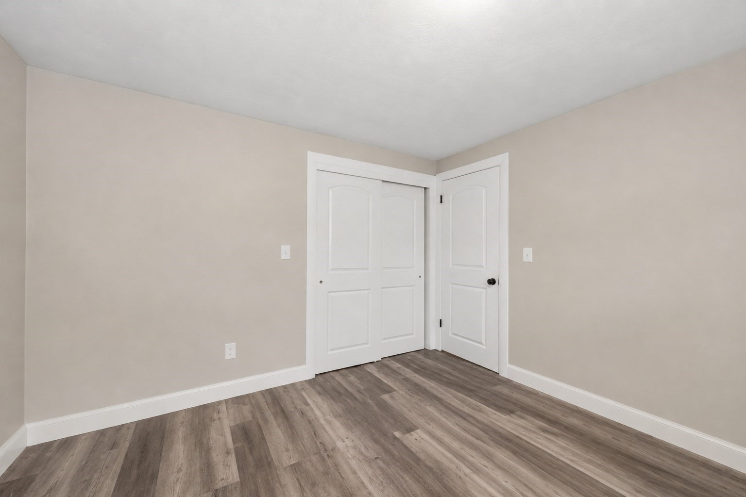 140 Everett St Property Photo 19