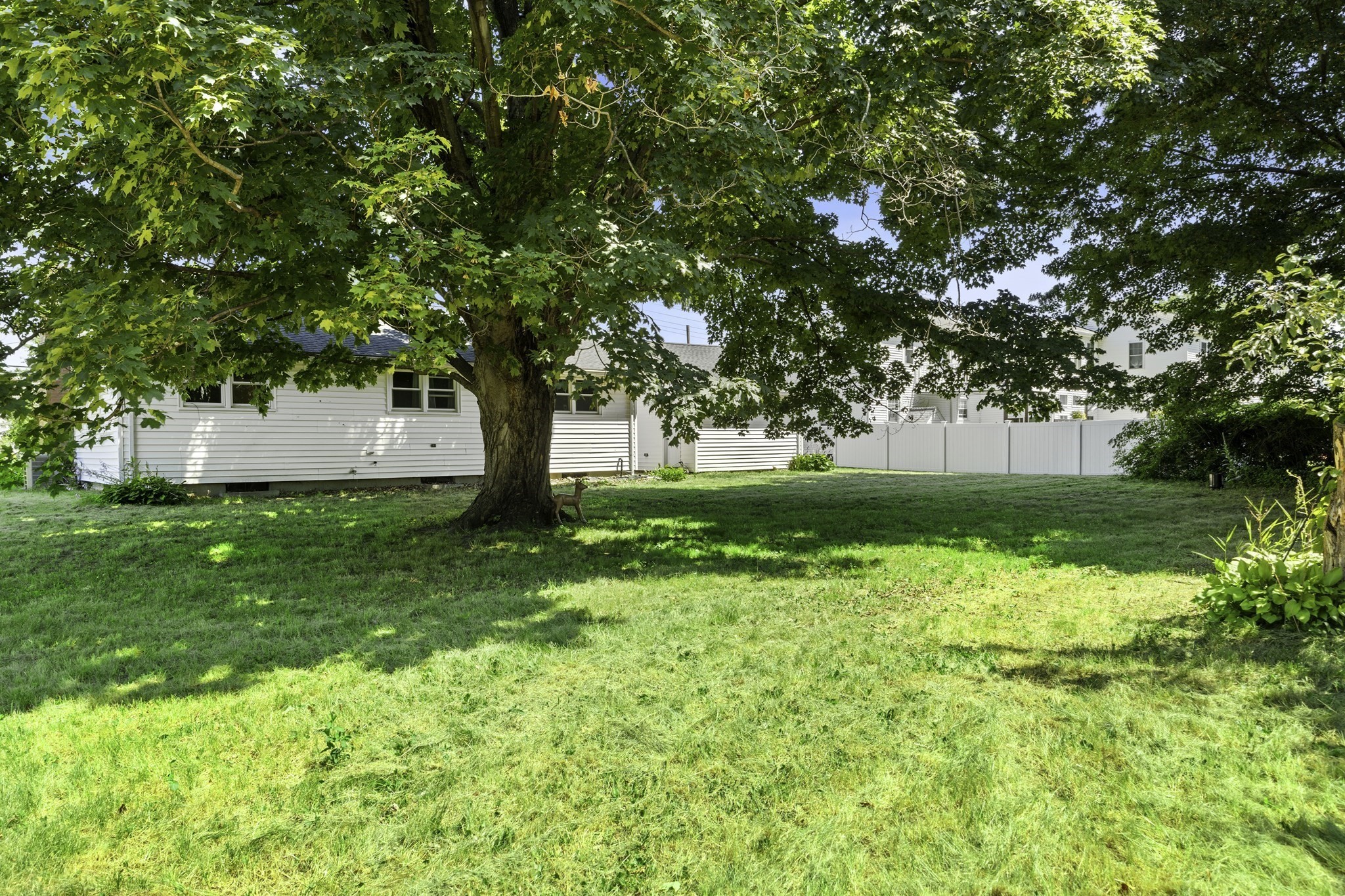 140 Everett St Property Photo 26
