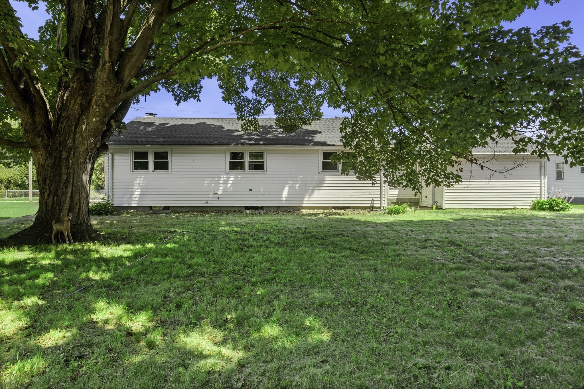 140 Everett St Property Photo 30