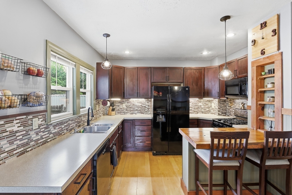 2 Cashman Rd Property Photo 9