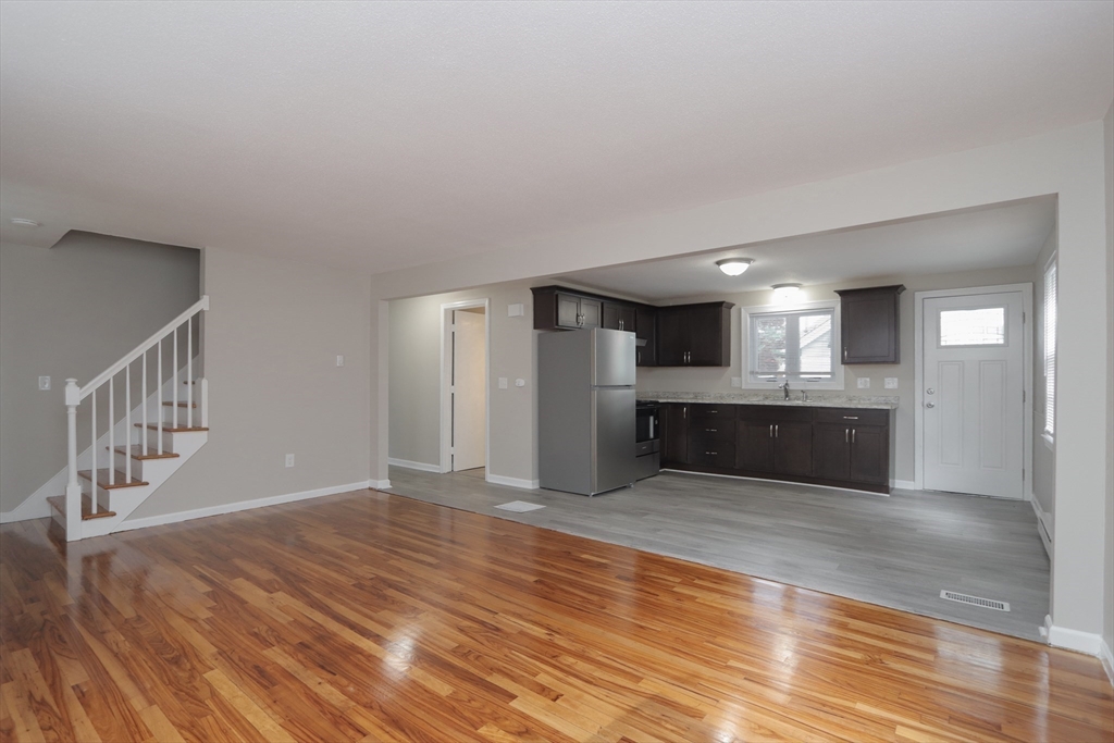 83 Newhall St Property Photo 3