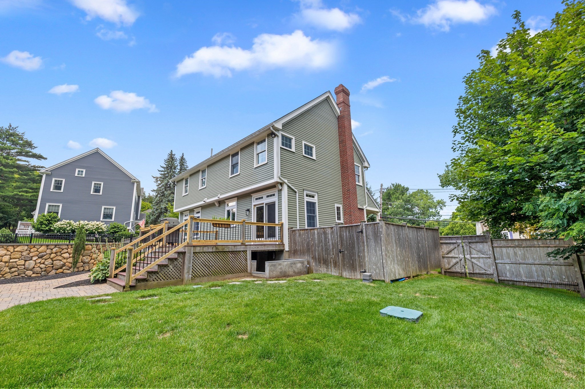 241 Ridge St Property Photo 26
