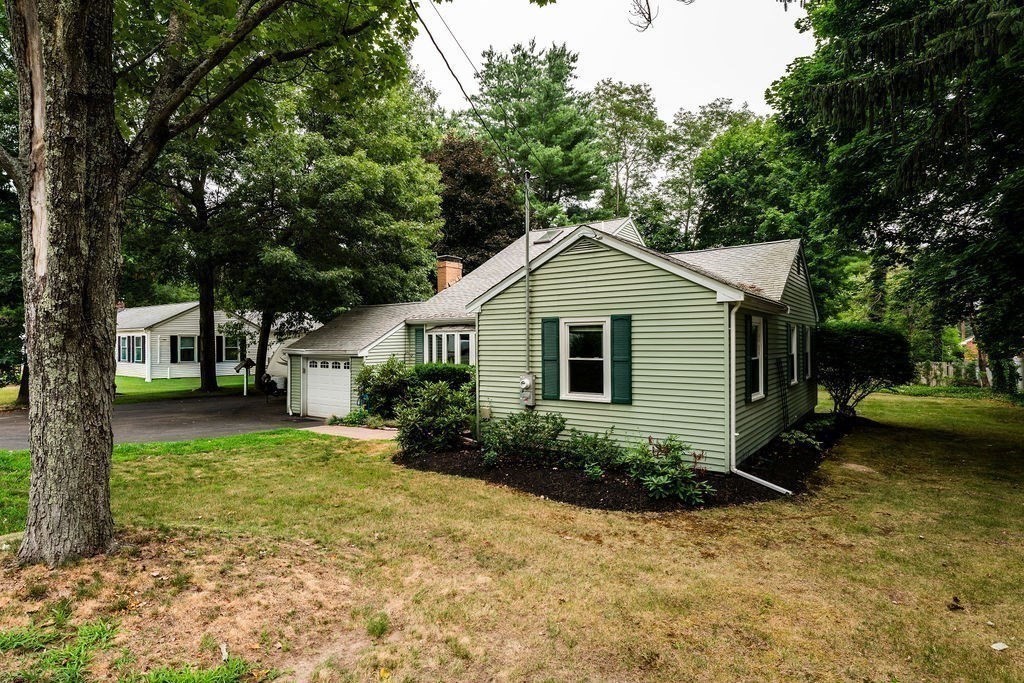 1083 Edgell Rd Property Photo 3