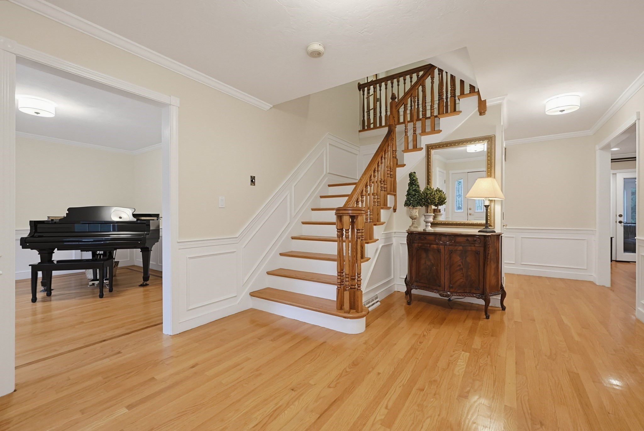 25 Erin Way Property Photo 8