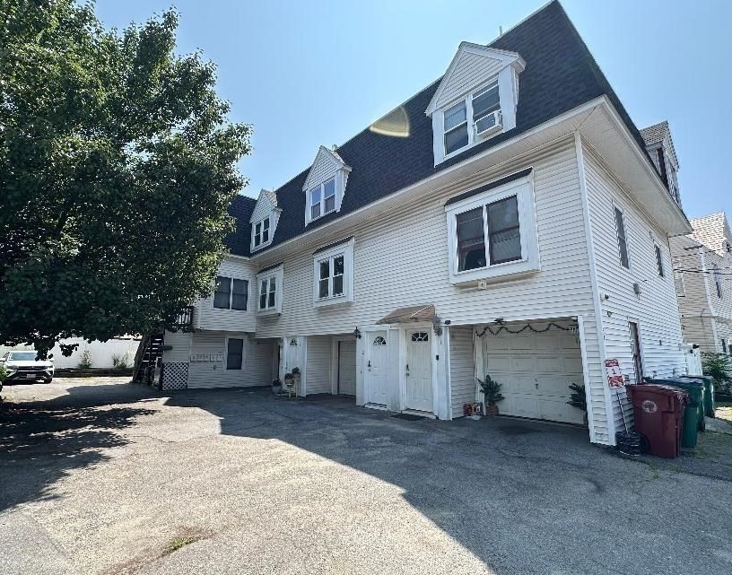 54 Gates St # 2 Property Photo 1