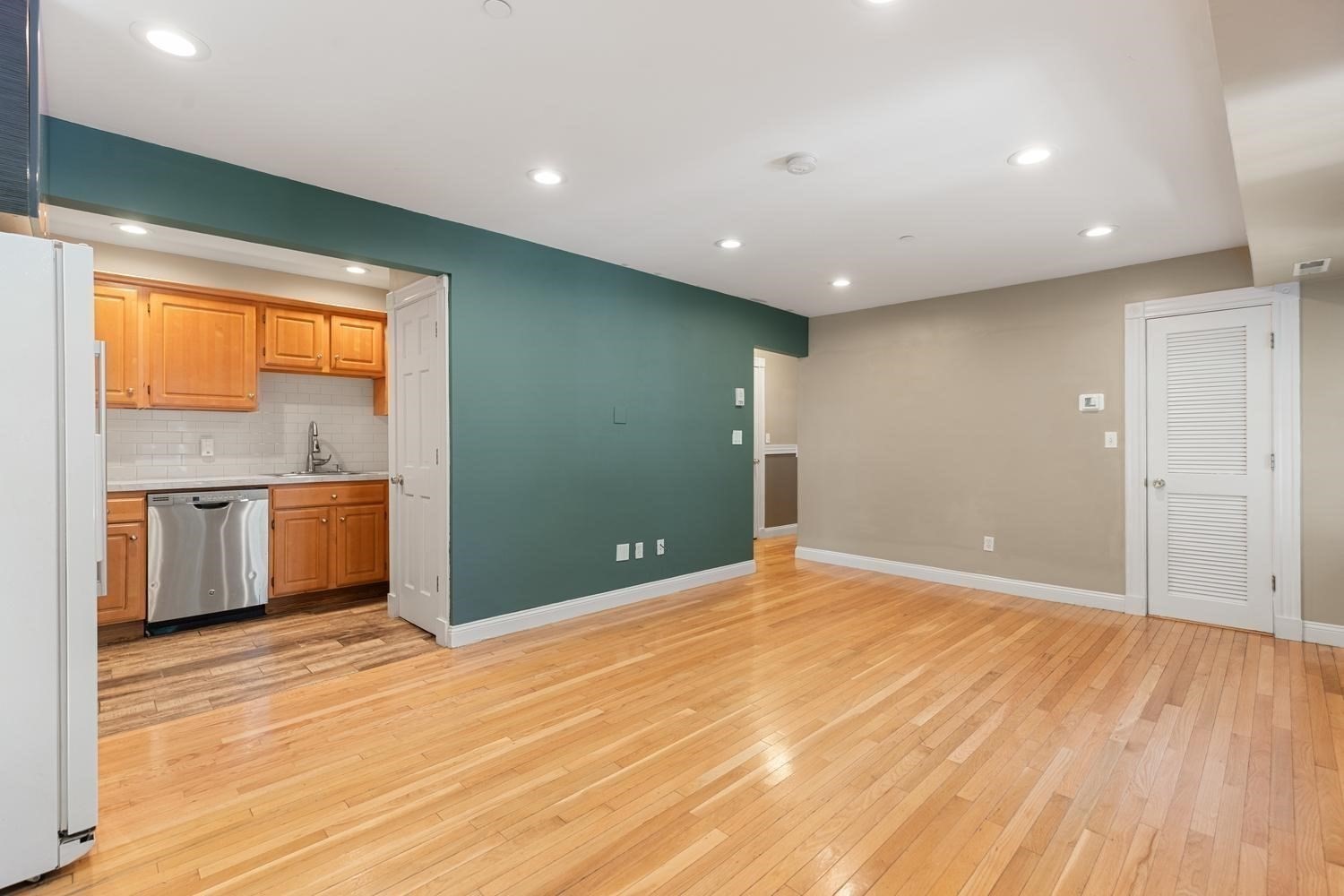 30 Tufts Ave # B Property Photo 2