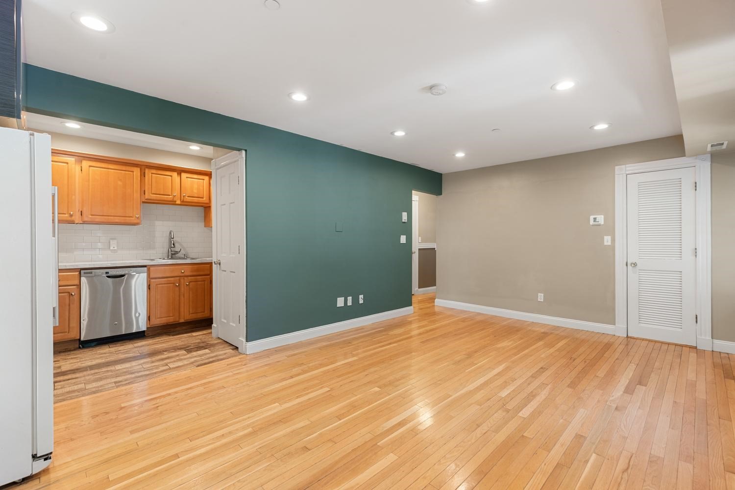 30 Tufts Ave # B Property Photo 5