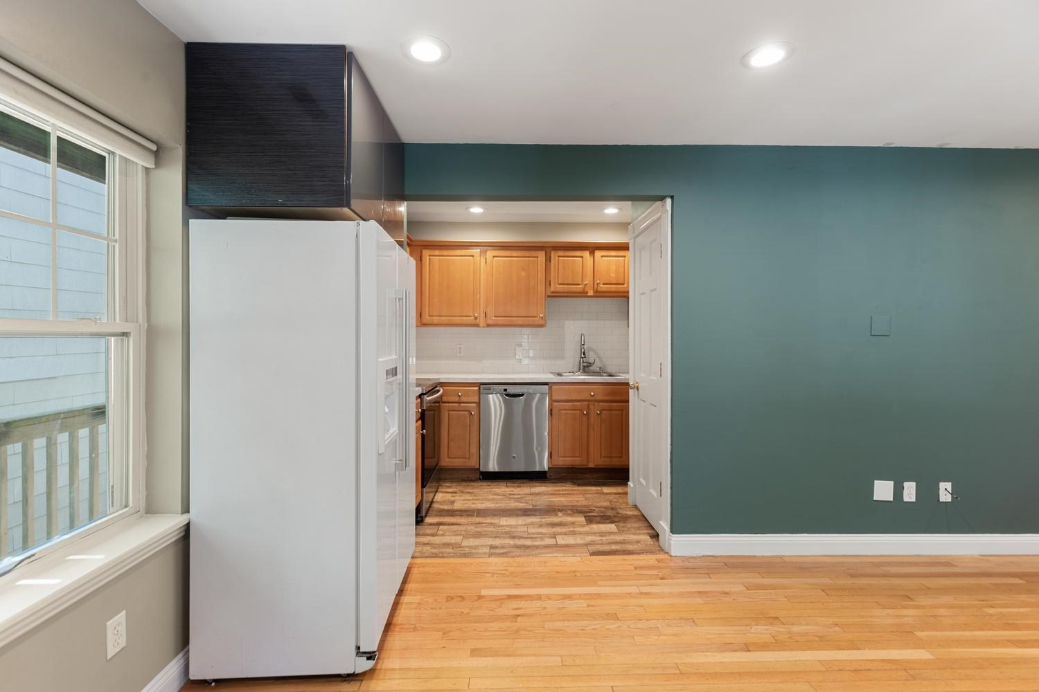 30 Tufts Ave # B Property Photo 9