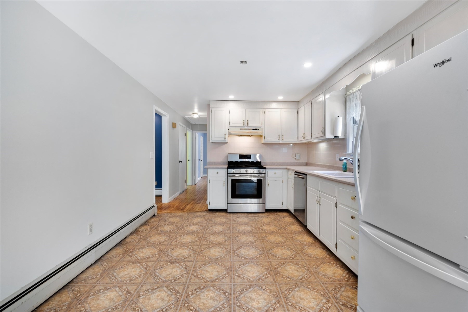 771 W Yarmouth Road Property Photo 6