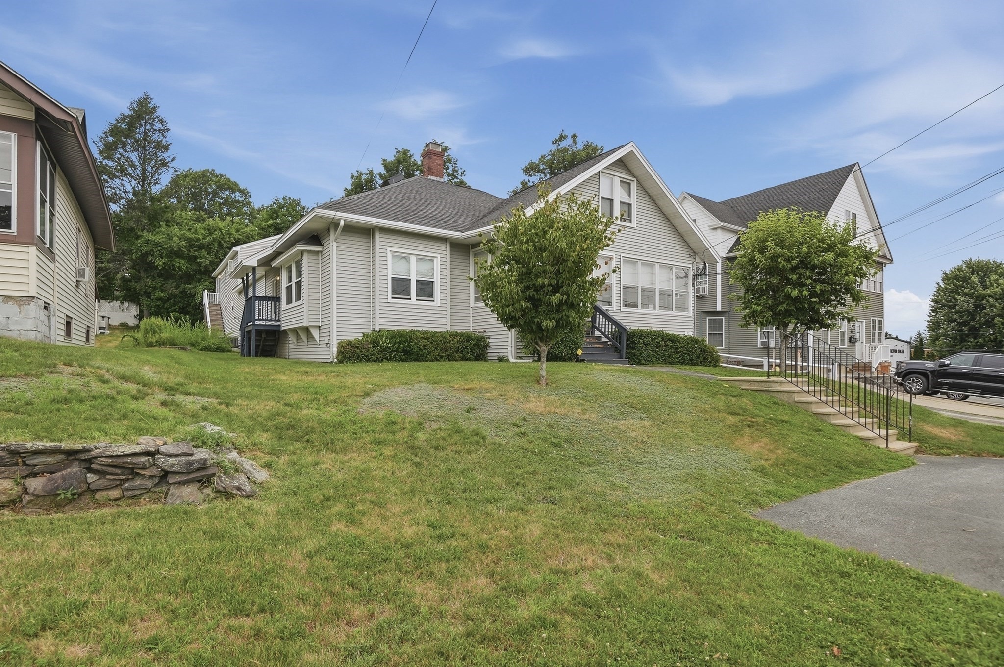 923 West Boylston Street Property Photo 1