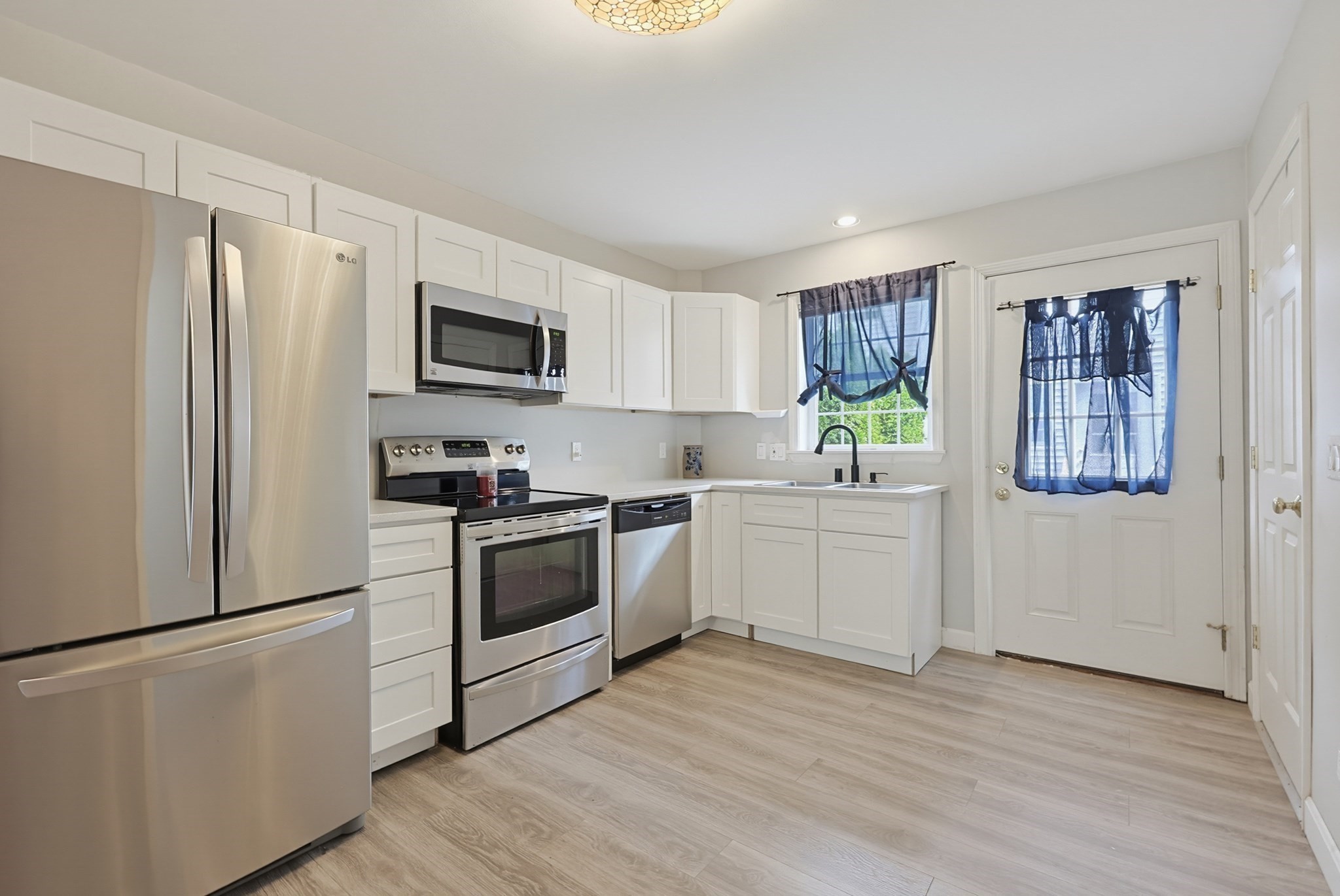 13 Dexter St # 13 Property Photo 8