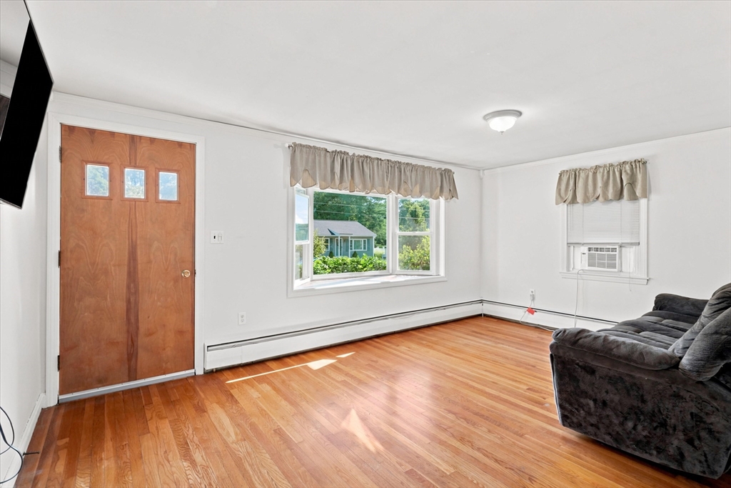 16 Edgelawn Ave Property Photo 4