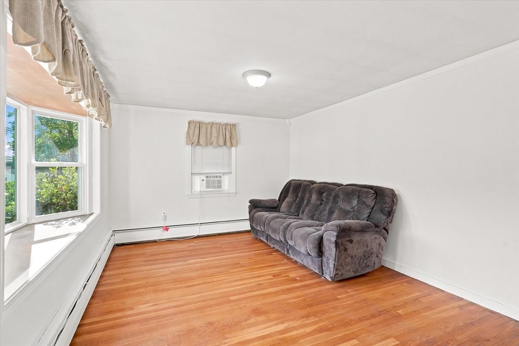 16 Edgelawn Ave Property Photo 6