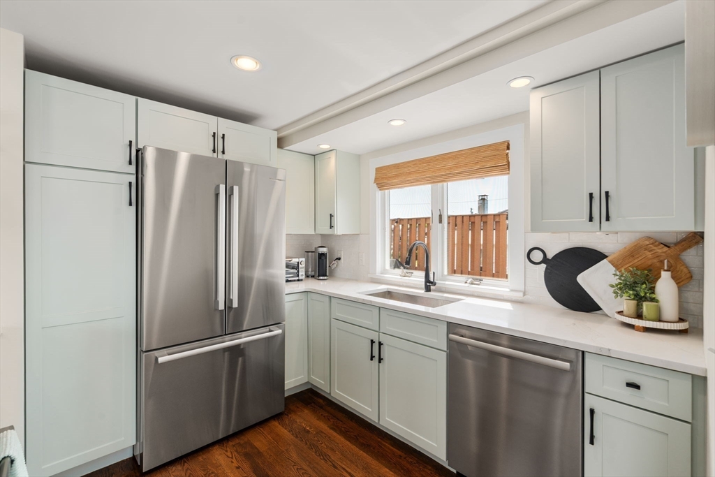 8 57th Property Photo 4