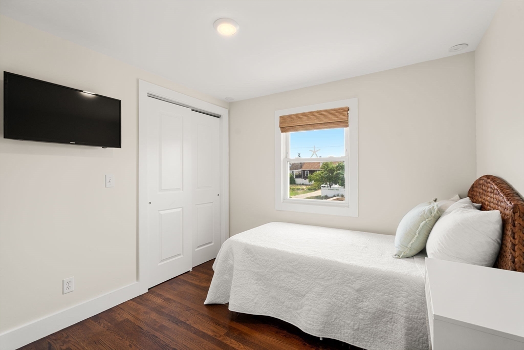 8 57th Property Photo 9