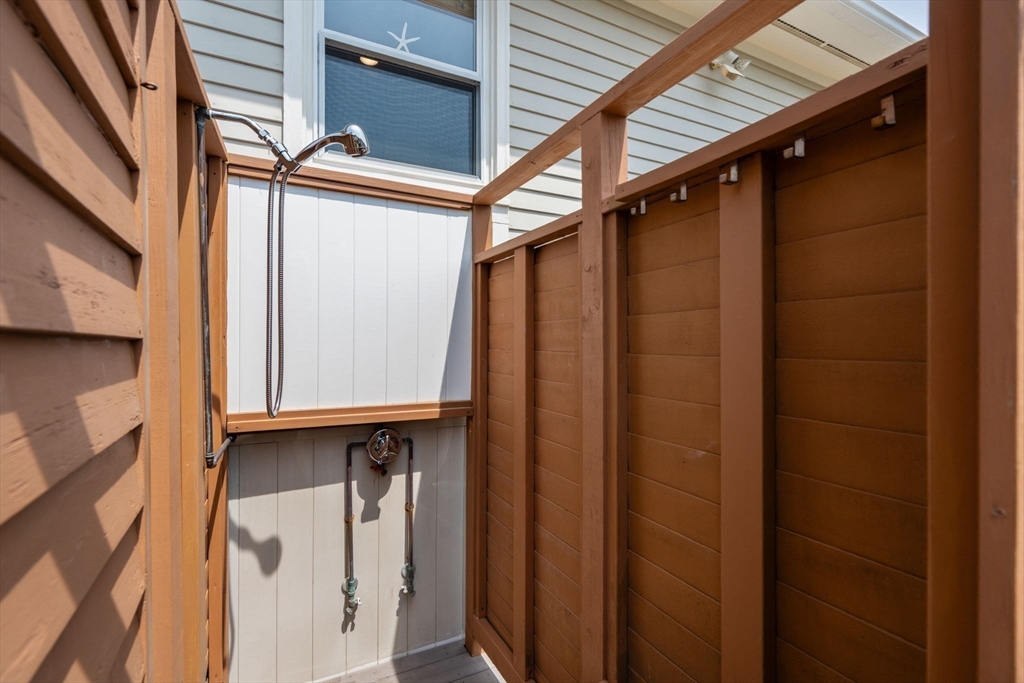 8 57th Property Photo 17